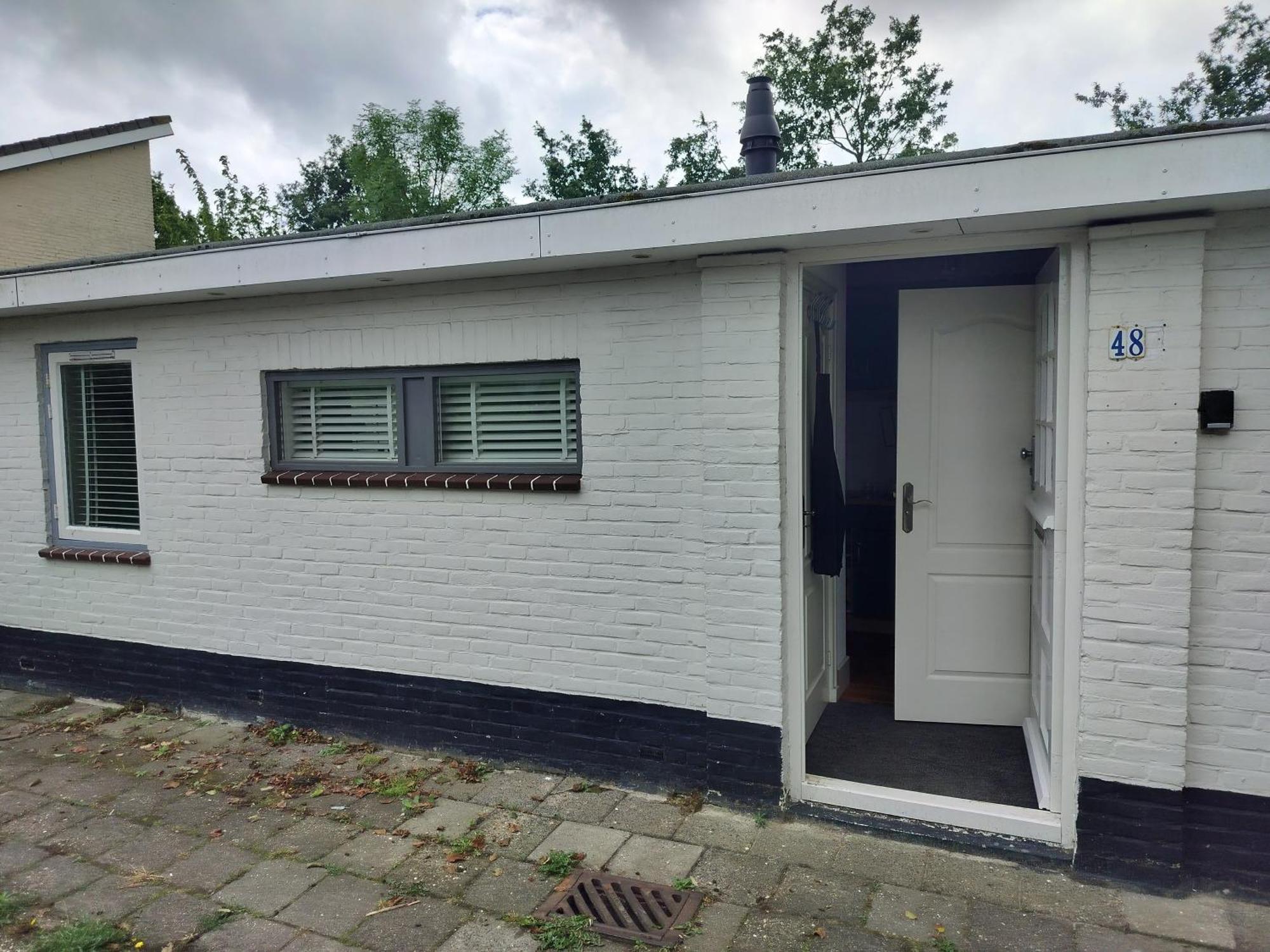 Solstice, Quiet Cottage In Bruinisse, Zeeland Bagian luar foto